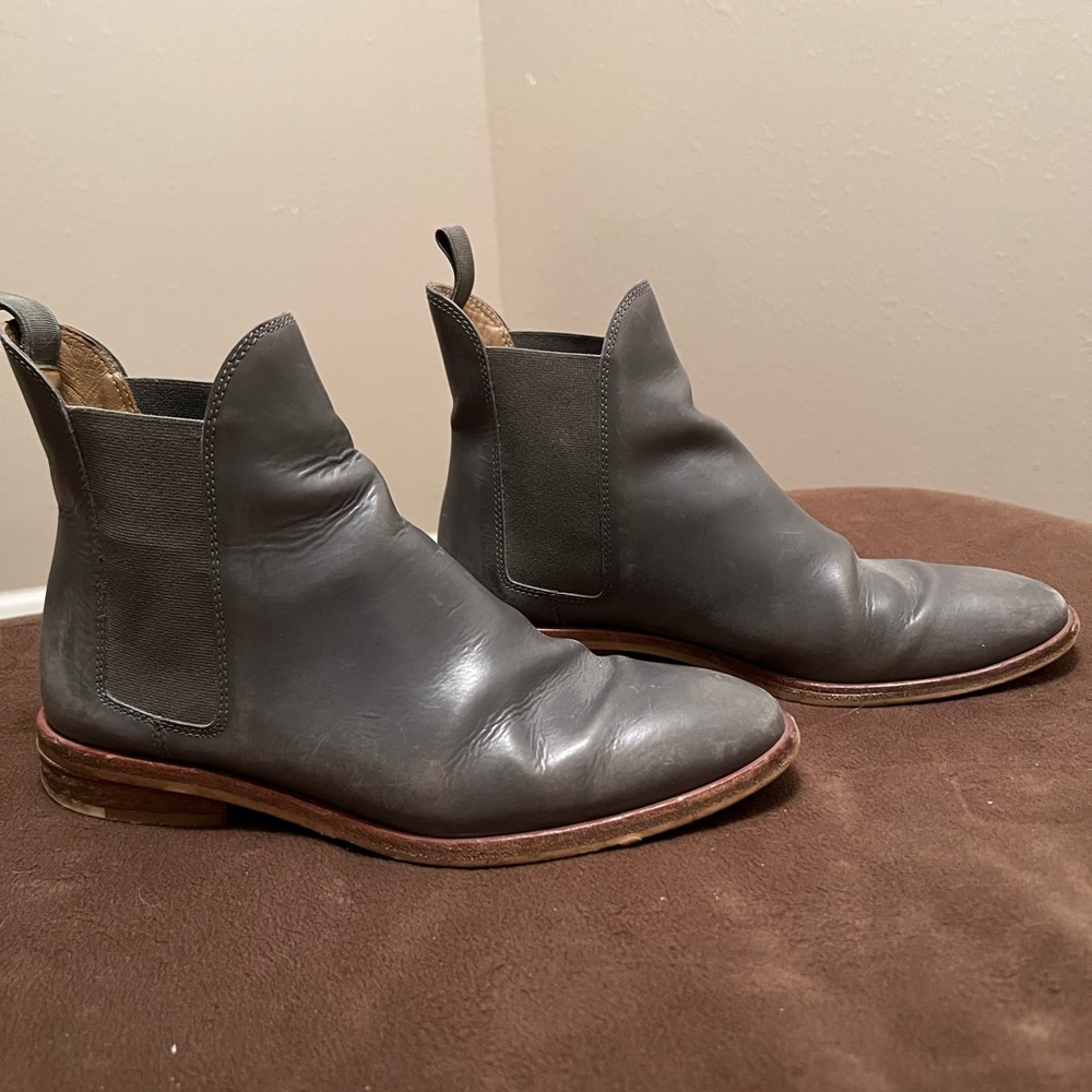 Everlane Women's Gray Leather Chelsea Boots